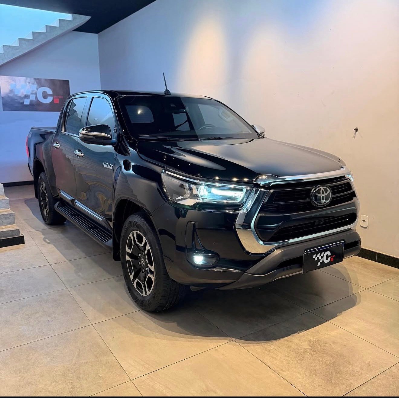 Toyota Hilux SRX LIMITED 2023 à venda em Cabo Frio